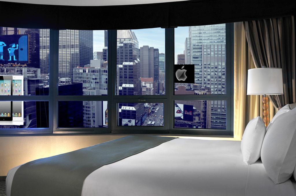 Doubletree Suites By Hilton Nyc - Times Square New York Esterno foto